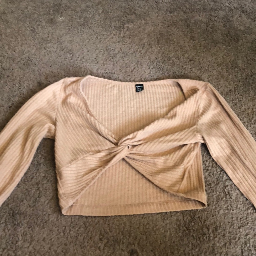 Long sleeve knit shirt